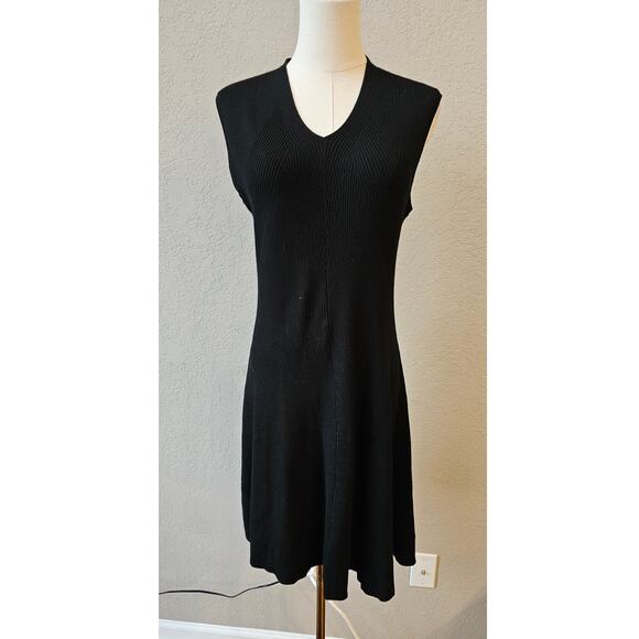 The limited Womens Sleeveless Ribbed Knit Sheath Mini Sweater Dress Size M Black - Picture 1 of 7